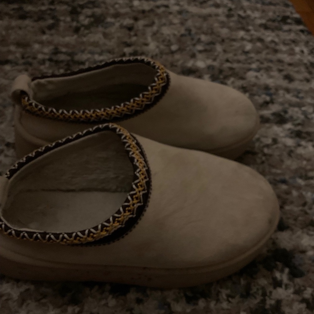Platform “UGGS” - Picture 2 of 2